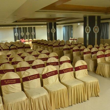 Hotel Sitara Grand Hyderabad Exterior photo